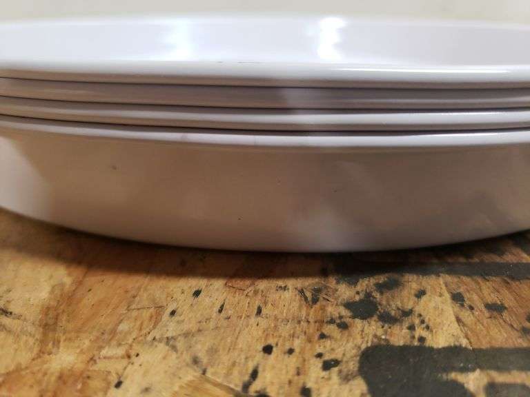 4 PINEAPPLE ROUND TRAYS. 0A