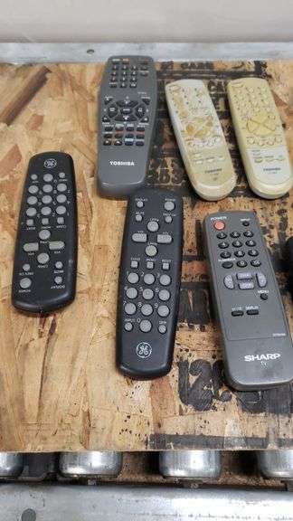LOTS OF MISC. REMOTES. 00B