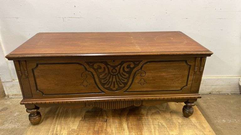 Vintage cedar chest 45 1/2 inches 19" x 20 1/2" tall