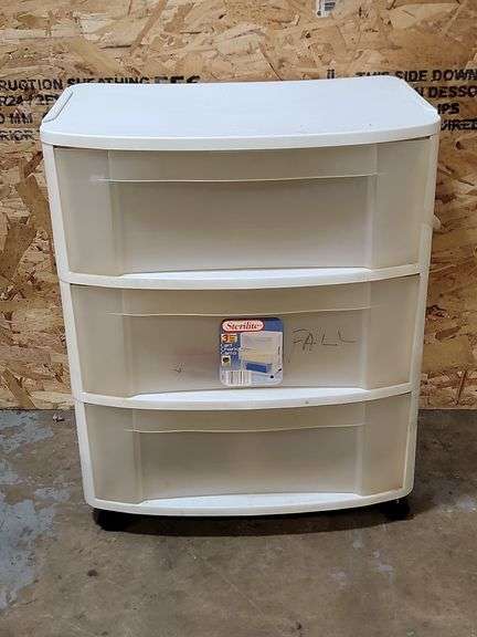 3-DRAWER PLASTIC STORAGE CART ON WHEELS