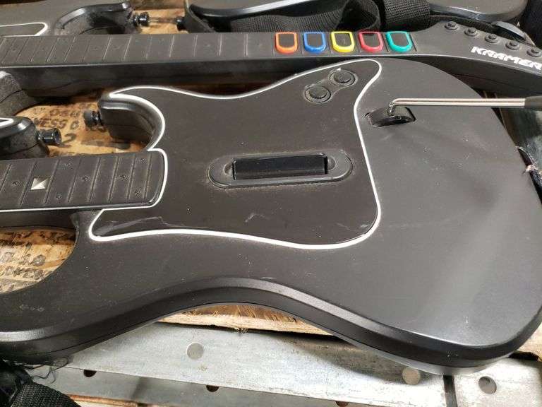 3 KRAMER STRIKER WIRELESS GUITAR HERO GUITARS. 16B