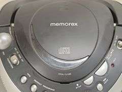 MEMOREX PORTABLE CD PLAYER / RADIO. 6C