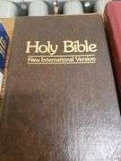 BIBLE LOT. 18C