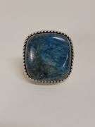 925 STERLING SILVER RING WITH BEAUTIFUL BLUE GEM. DC