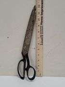 SET OF 3 VINTAGE WISS SCISSORS WITH PROTECTIVE CASE. 00B