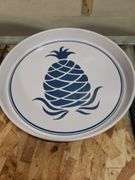 4 PINEAPPLE ROUND TRAYS. 0A