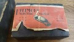PAIR OF VINTAGE ELECTRIC RAZORS. 11B