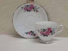 VINTAGE FLORAL TEACUPS & SAUCERS. 00C