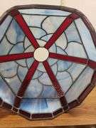 BEAUTIFUL STAINED GLASS LIGHT SHADE. 18D