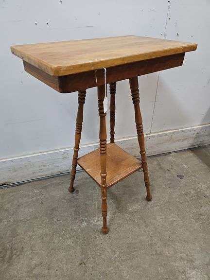 Vintage end table22x13x31