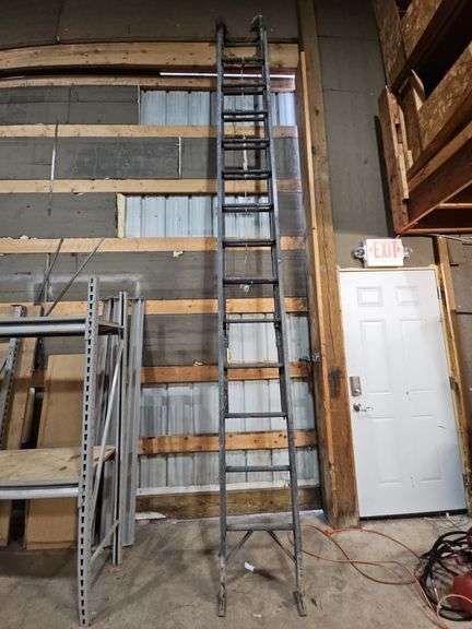 28' extension ladder