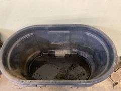 Rubbermaid 100 gallon tub