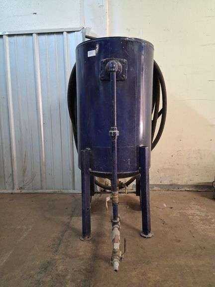 Sand blaster