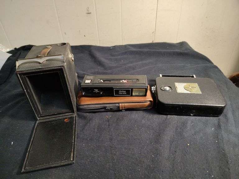 3 Vintage cameras