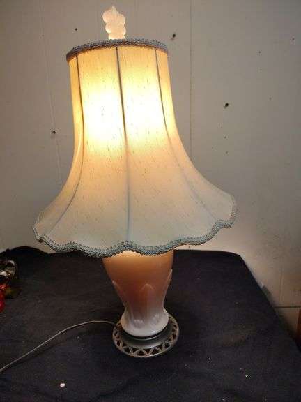 Aladdin alacite table lamp