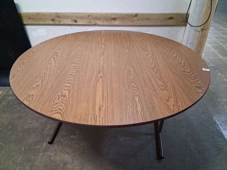 Large round table, approx 5ft diameter 29in tall