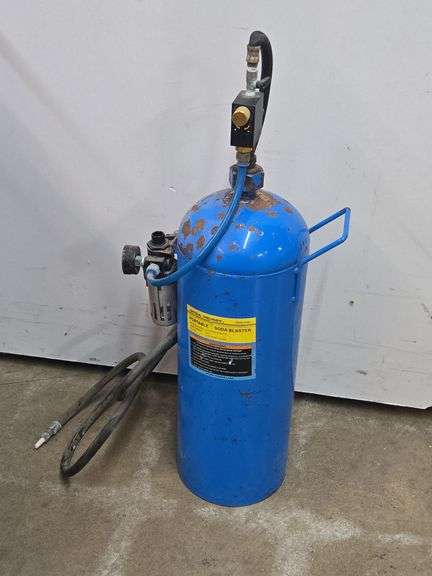 Central Pneumatic Portable Soda Blaster