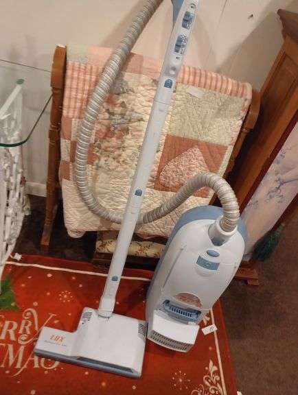 Lux Guardian canister vacuum cleaner