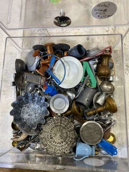 Metal miniatures, plastic mini toys. 7c - Lil Dusty Online Auctions ...