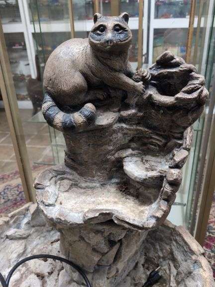 Raccoon water fountain (BIB200.00(