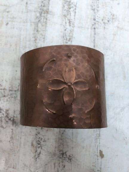 Copper hammered cuff bracelet. 2b