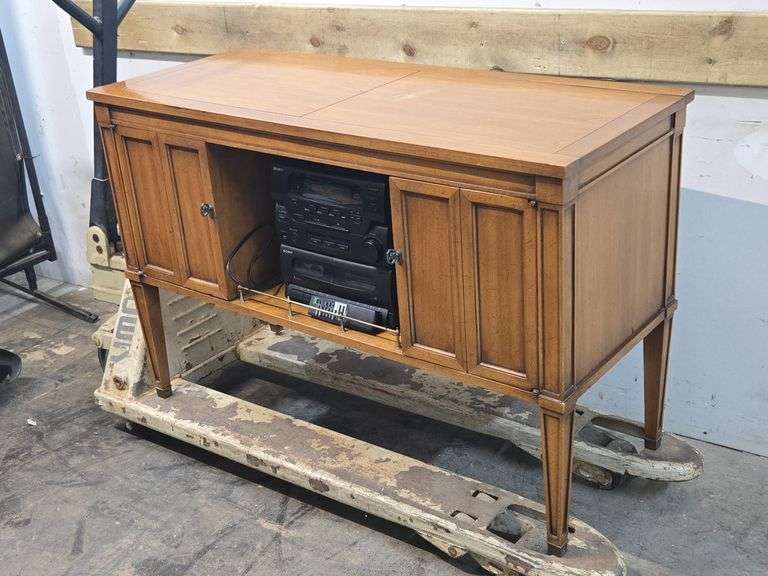 MCM Palazzo by Drexel Dry Bar with Stereo