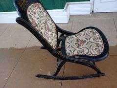 Heirloom 1776-1976 Bicentennial Celebration fold up rocking chair