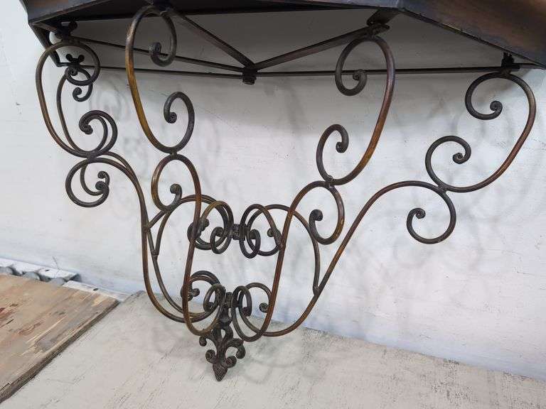 Decorative wall shelf 29.5" x 20" tall. 1e