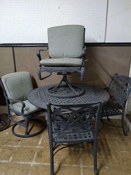 Outdoor table and chairs BIN $225