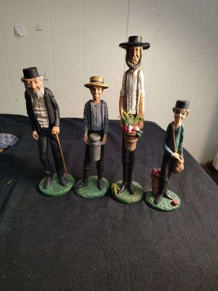 4 Jim Shore Amish figurines