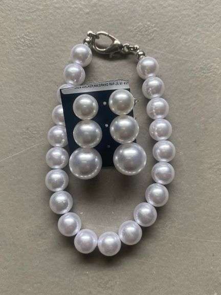 Pearl bracelet &3 pr  earrings