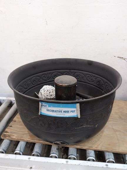 Decorative hose pot 18.5" dia with landscape lights. 2a