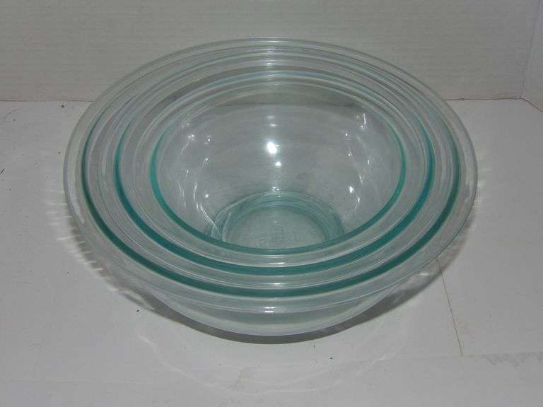 Pyrex Bowl Set (3)