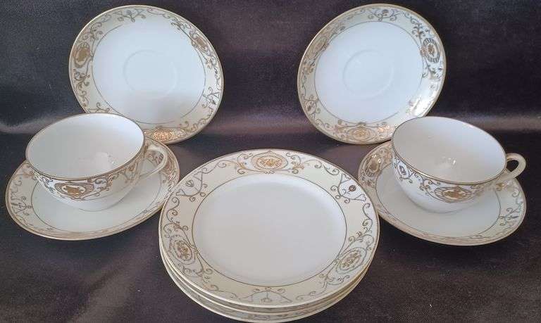 Nippon Christmas Ball 4 saucers, 2 cups 3 bread and butter plates