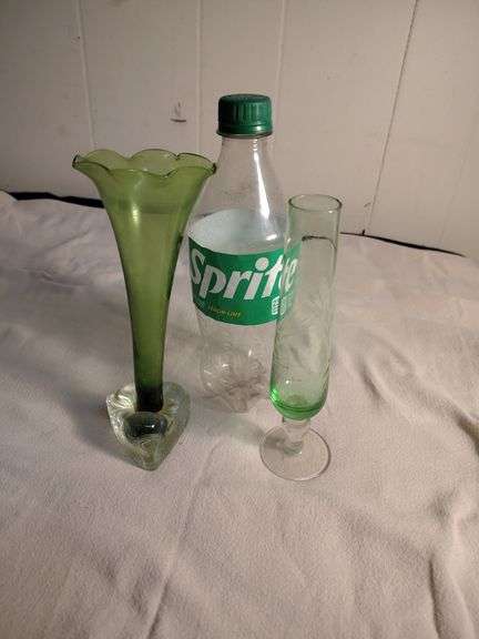 2 Vases