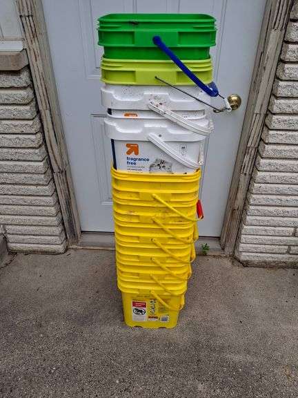 10 COUNT LIDLESS CAT LITTER BUCKETS