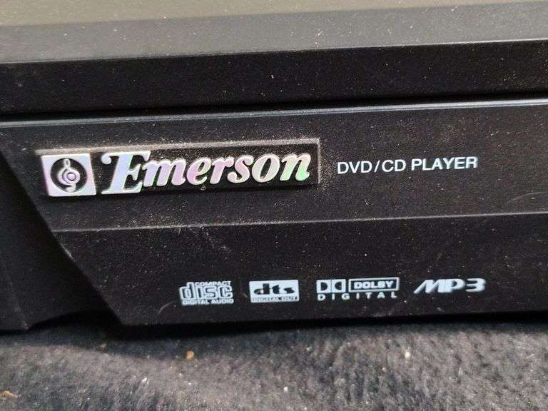 Emerson DVD / CD player powers on