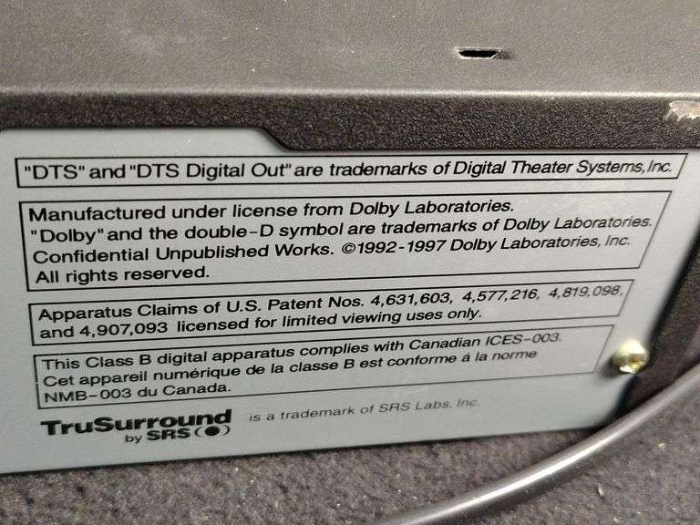 Emerson DVD / CD player powers on