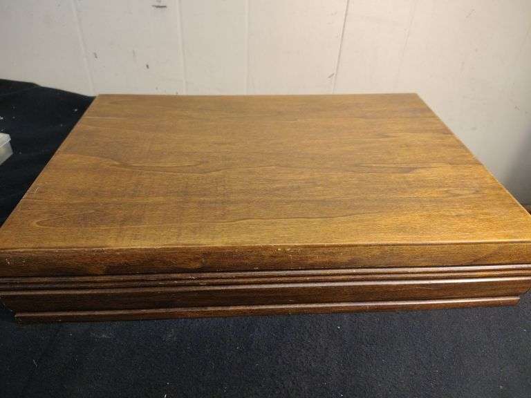 Wm Rodgers & Sons exquisite silverware with case