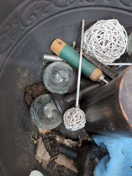 Decorative hose pot 18.5" dia with landscape lights. 2a
