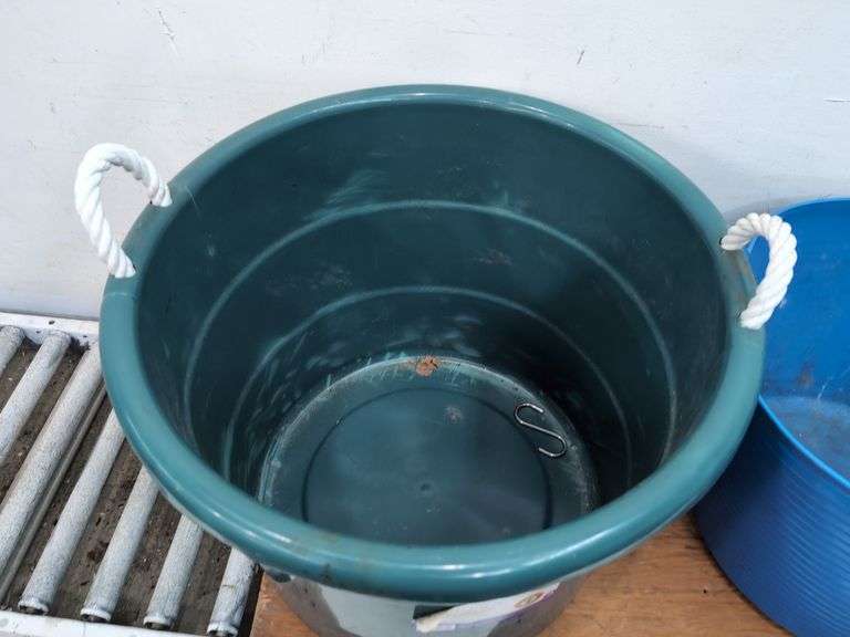 Rope handle tub 18gal, flexible tub. 20a