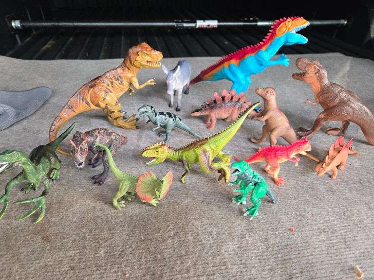 Dinosaurs. (BIN) $12