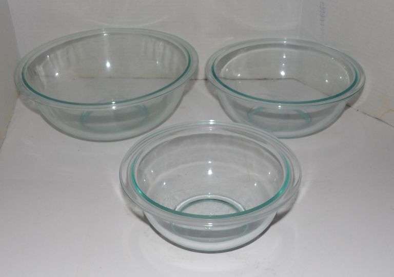 Pyrex Bowl Set (3)