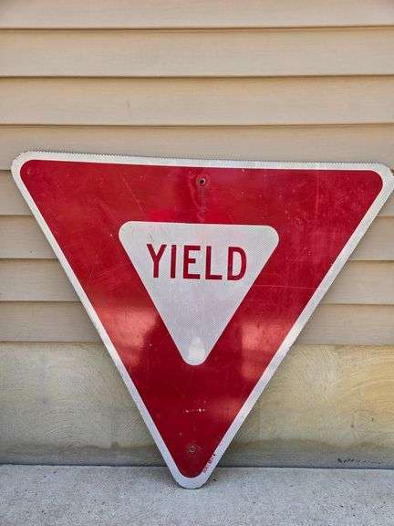 Yield Sign. (BIN) $25