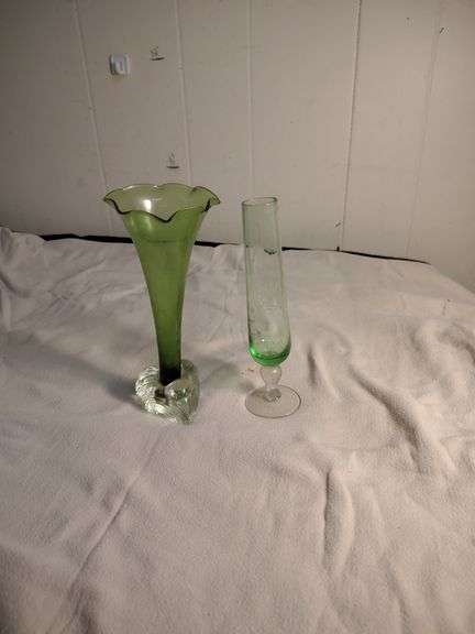2 Vases