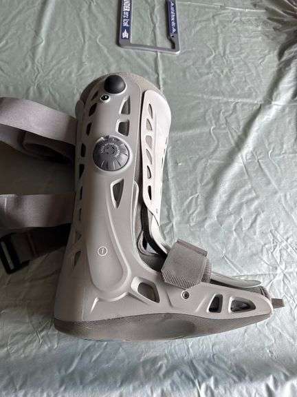 Slightly Used Air Cast