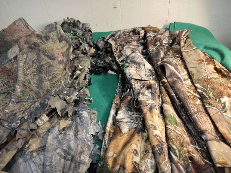 2 Hunting outfits