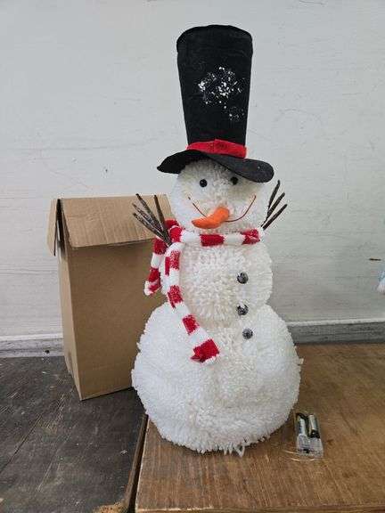 LED Snowman Decor & String Lights. 6A