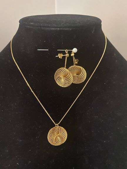 Necklace & dangle earrings