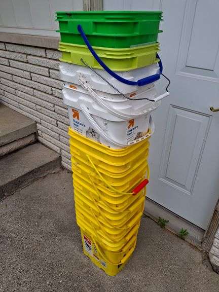 10 COUNT LIDLESS CAT LITTER BUCKETS